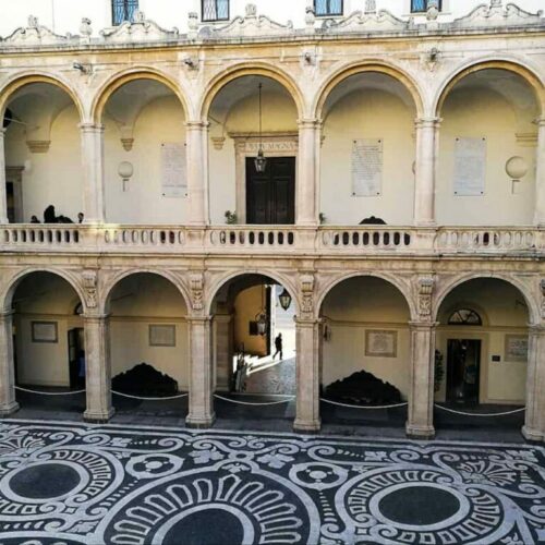 CATANIA COUR UNIVERSITE